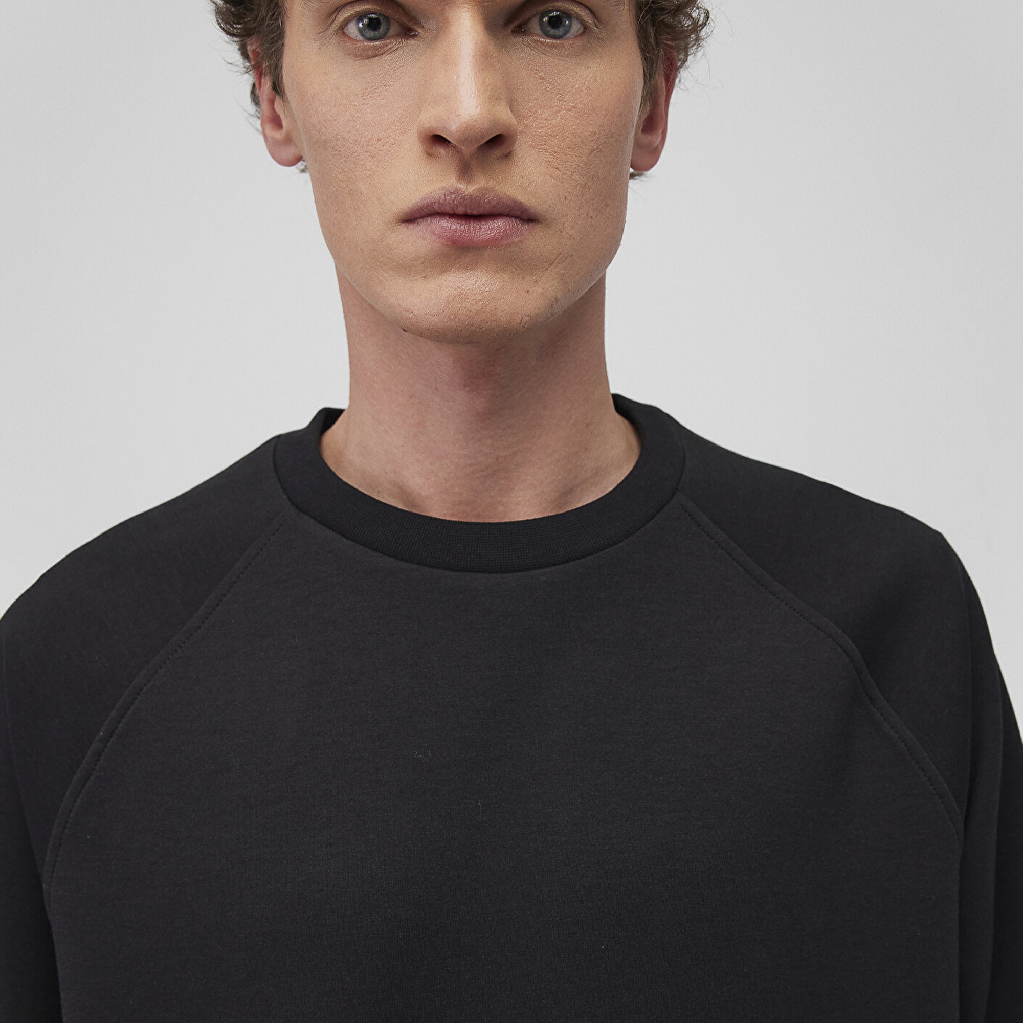 Mavi Bisiklet Yaka Siyah Basic Sweatshirt 0S10295-900