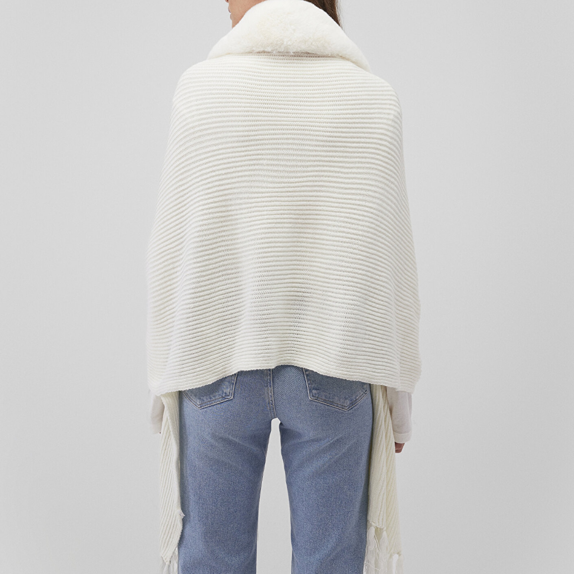 Mavi Suni Kürk Detaylı Ekru Panço 195854-34523