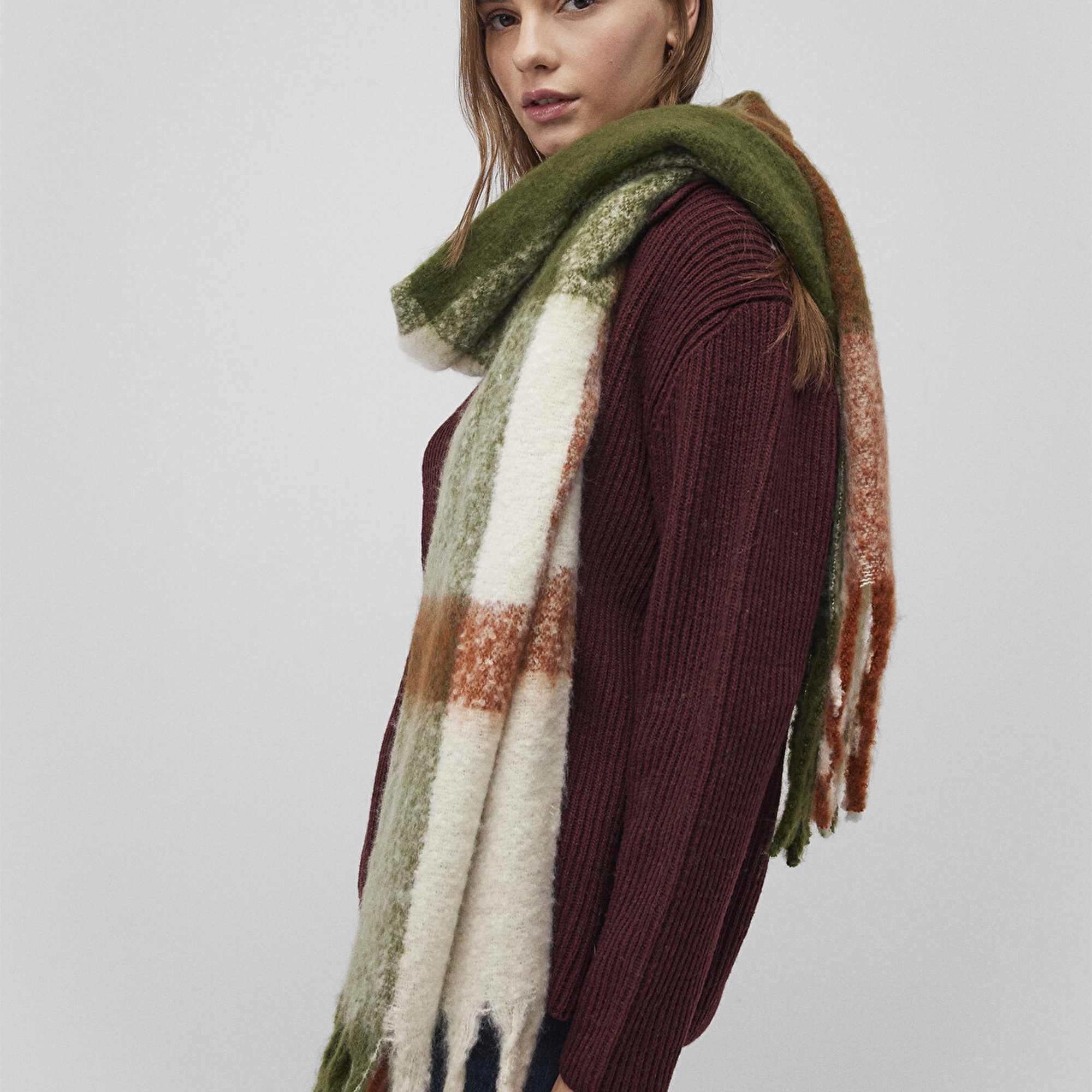 Mavi Püsküllü Kareli Atkı 1912809-28833