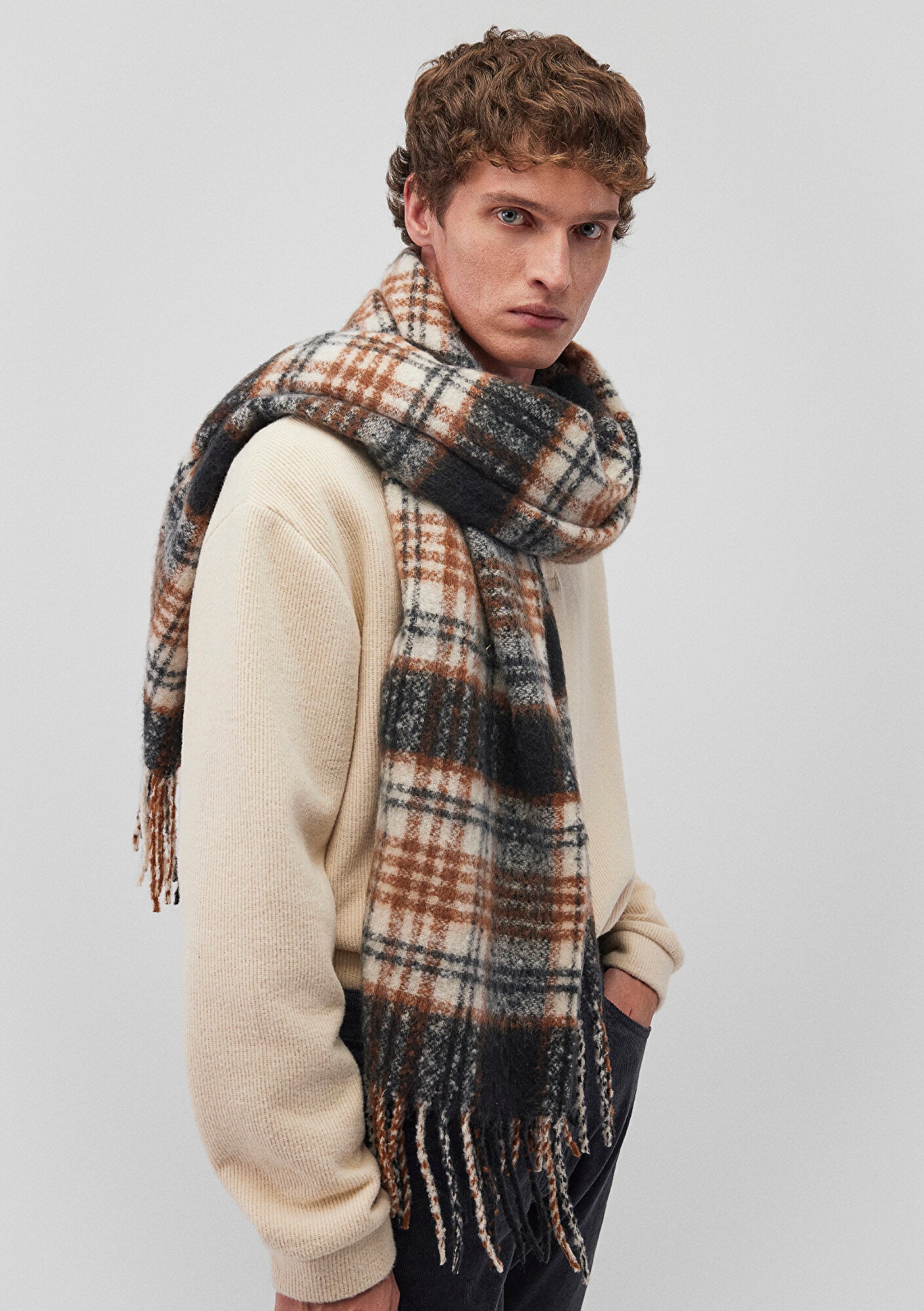  Mavi Kareli Siyah Atkı 0911547-900