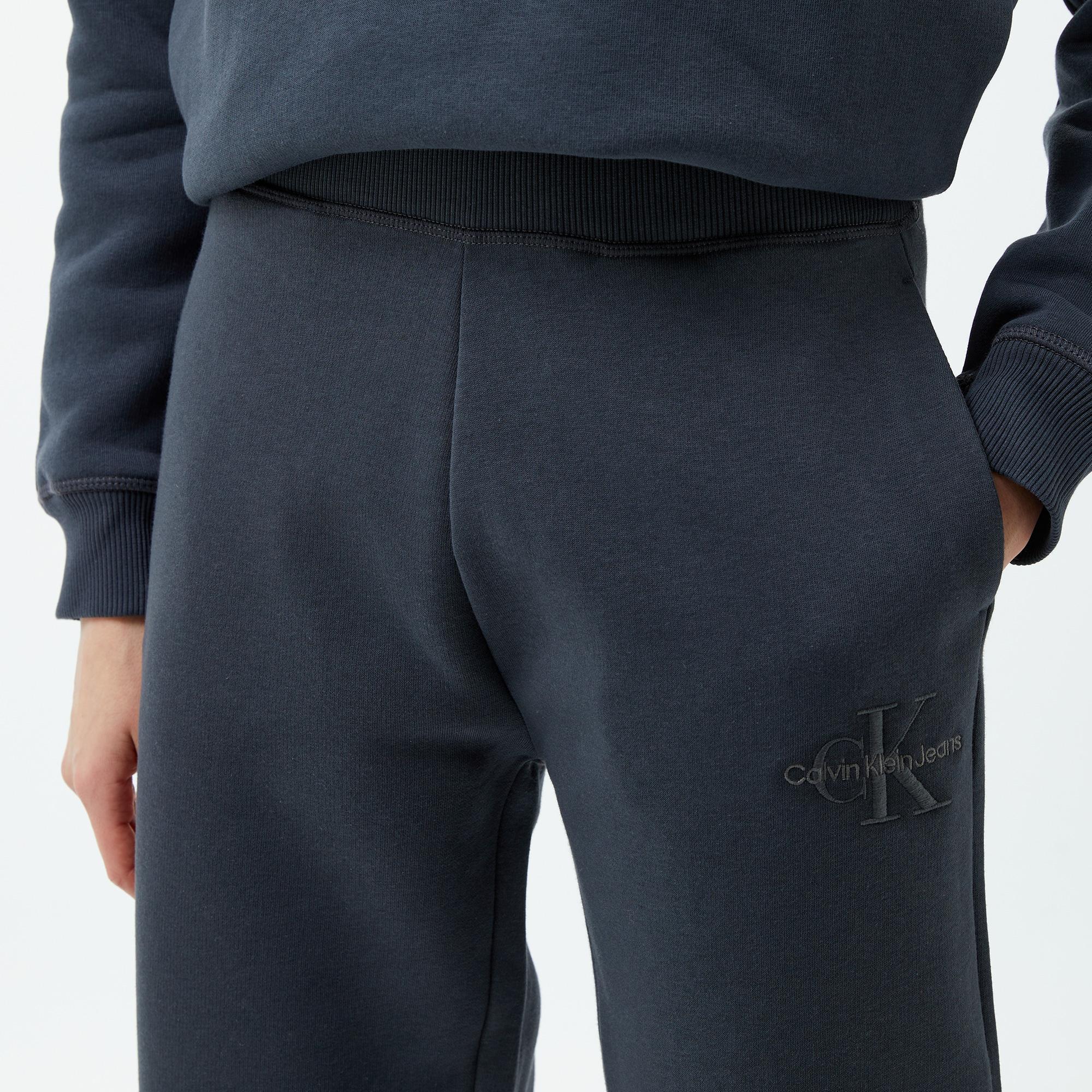 Calvin Klein Jeans Monologo Cuffed Kadın Siyah Eşofman Altı