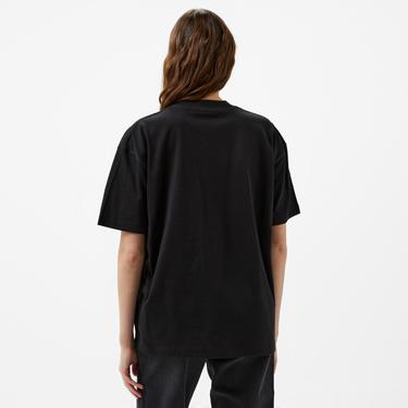  Calvin Klein Jeans Textured Monologo Boyfriend Kadın Siyah T-Shirt