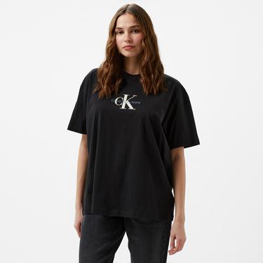  Calvin Klein Jeans Textured Monologo Boyfriend Kadın Siyah T-Shirt