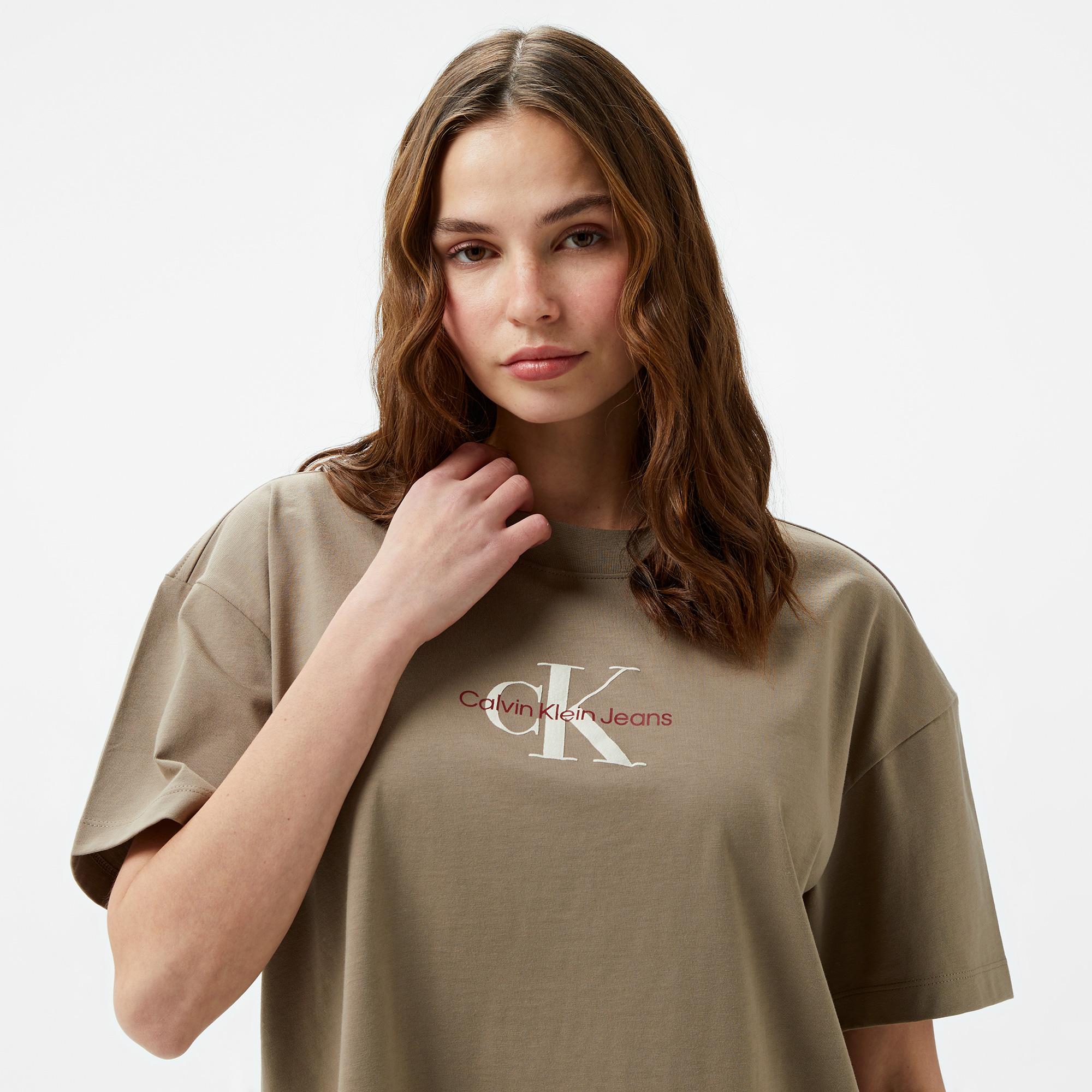 Calvin Klein Jeans Textured Monologo Boyfriend Kadın Kahverengi T-Shirt