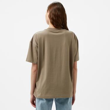  Calvin Klein Jeans Textured Monologo Boyfriend Kadın Kahverengi T-Shirt