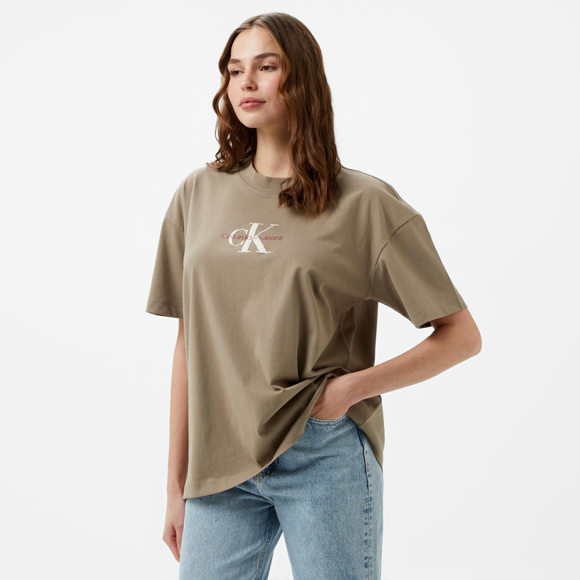 Calvin Klein Jeans Textured Monologo Boyfriend Kadın Kahverengi T-Shirt