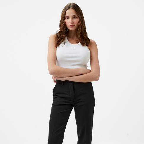  Calvin Klein Graphic Slim Kadın Beyaz Kolsuz T-Shirt