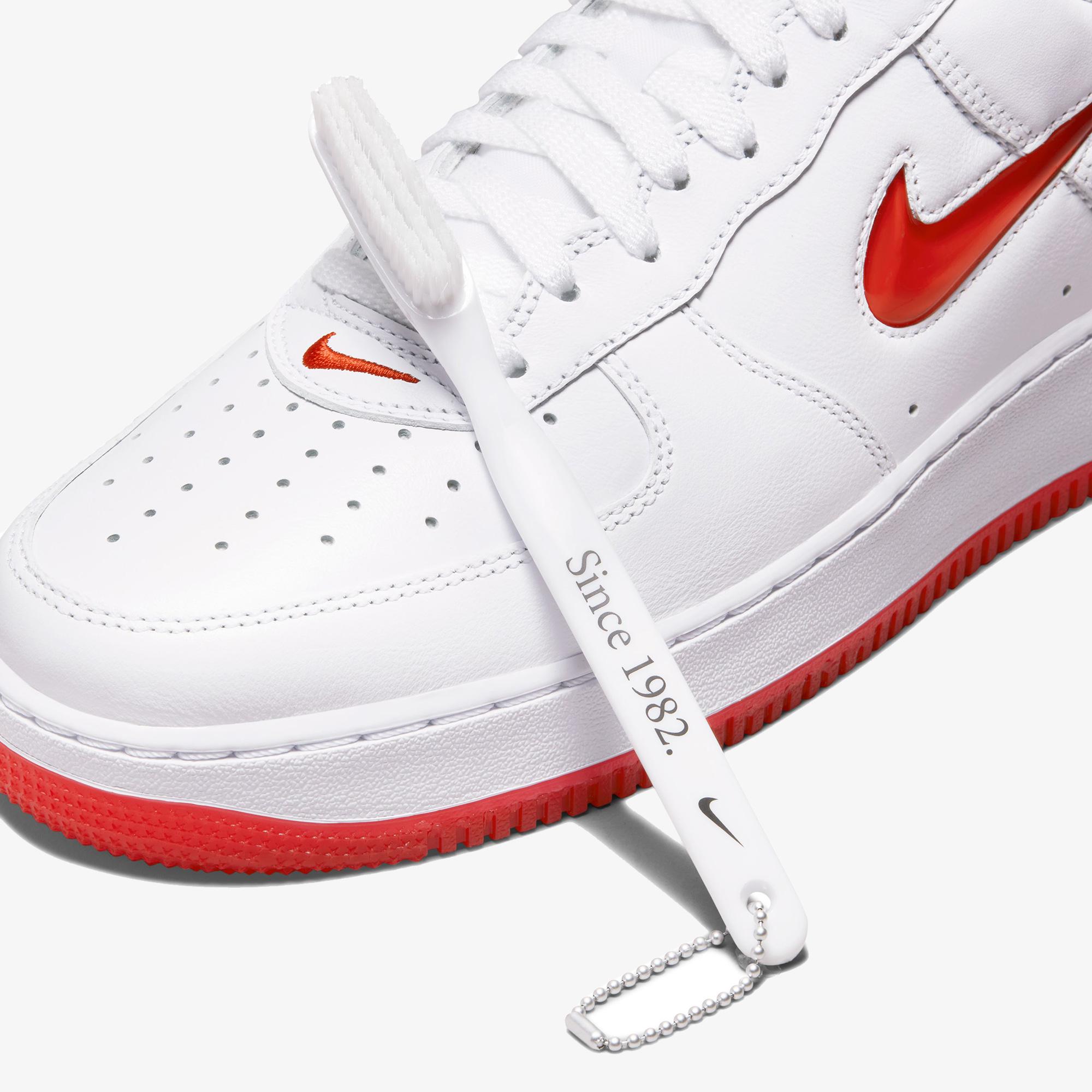 Nike Air Force 1 Low Retro Erkek Beyaz Spor Ayakkabı