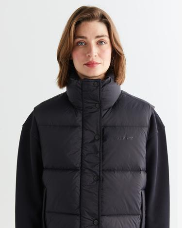  GANT Kadın Siyah Relaxed Fit Fermuarlı Logolu Yelek