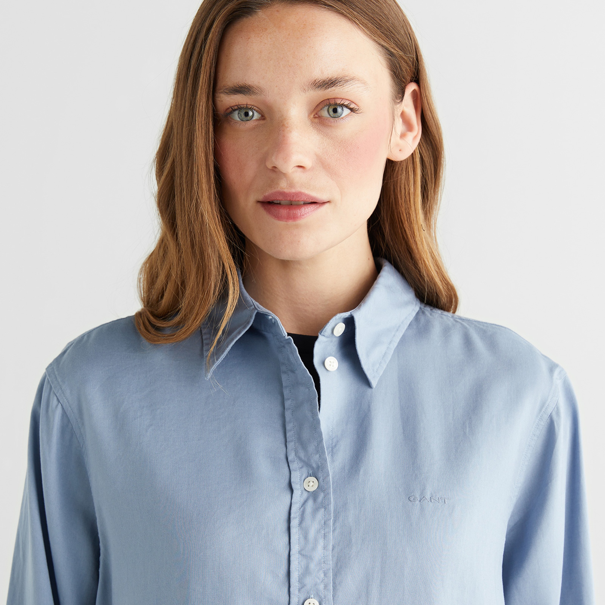 GANT Kadın Mavi Crop Fit Gömlek