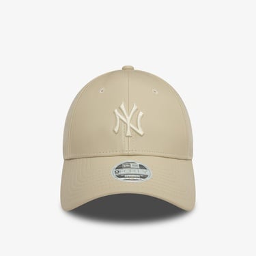  New Era New York Yankees Midi PU Kadın Bej Şapka