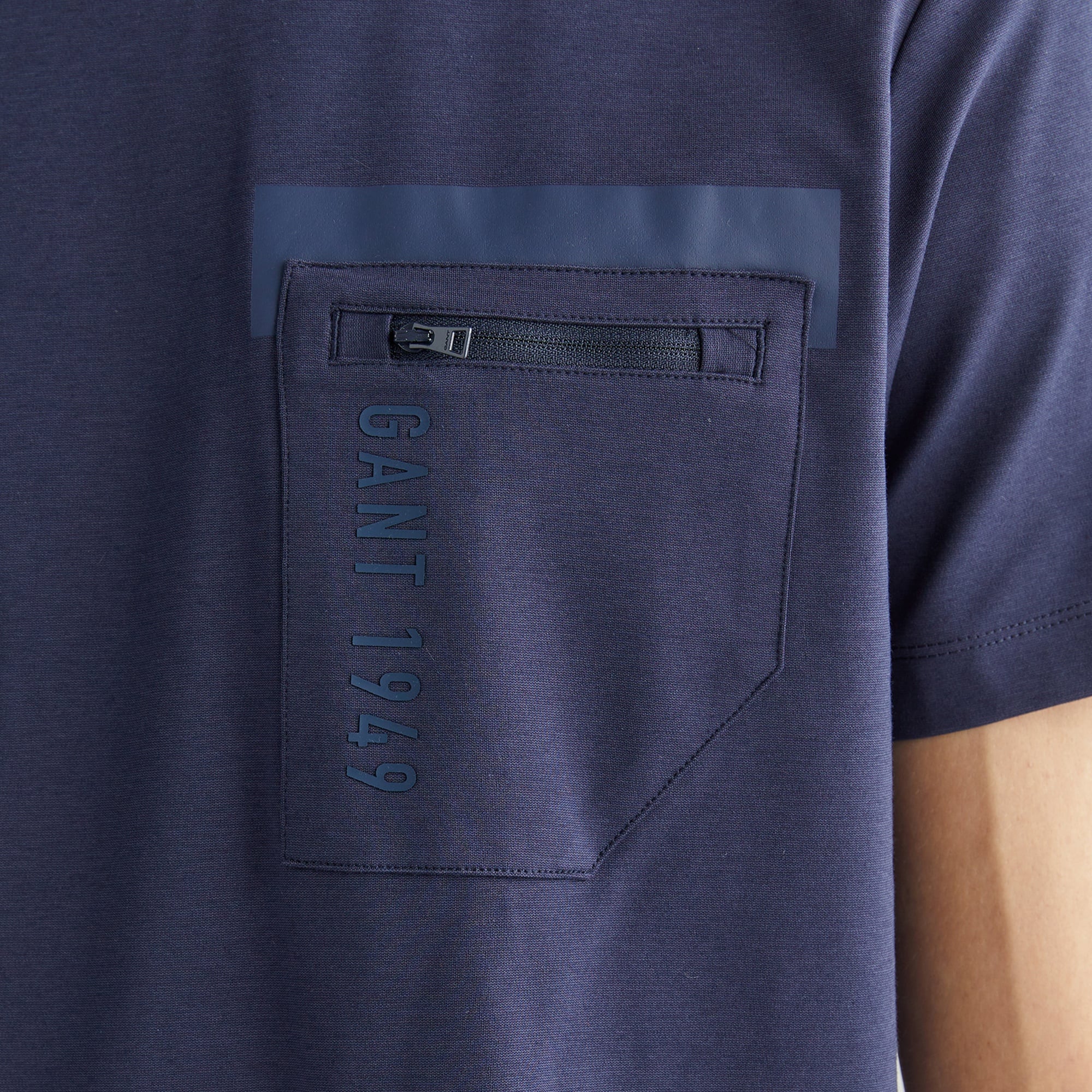 GANT Erkek Lacivert Regular Fit Bisiklet Yaka Logolu T-Shirt