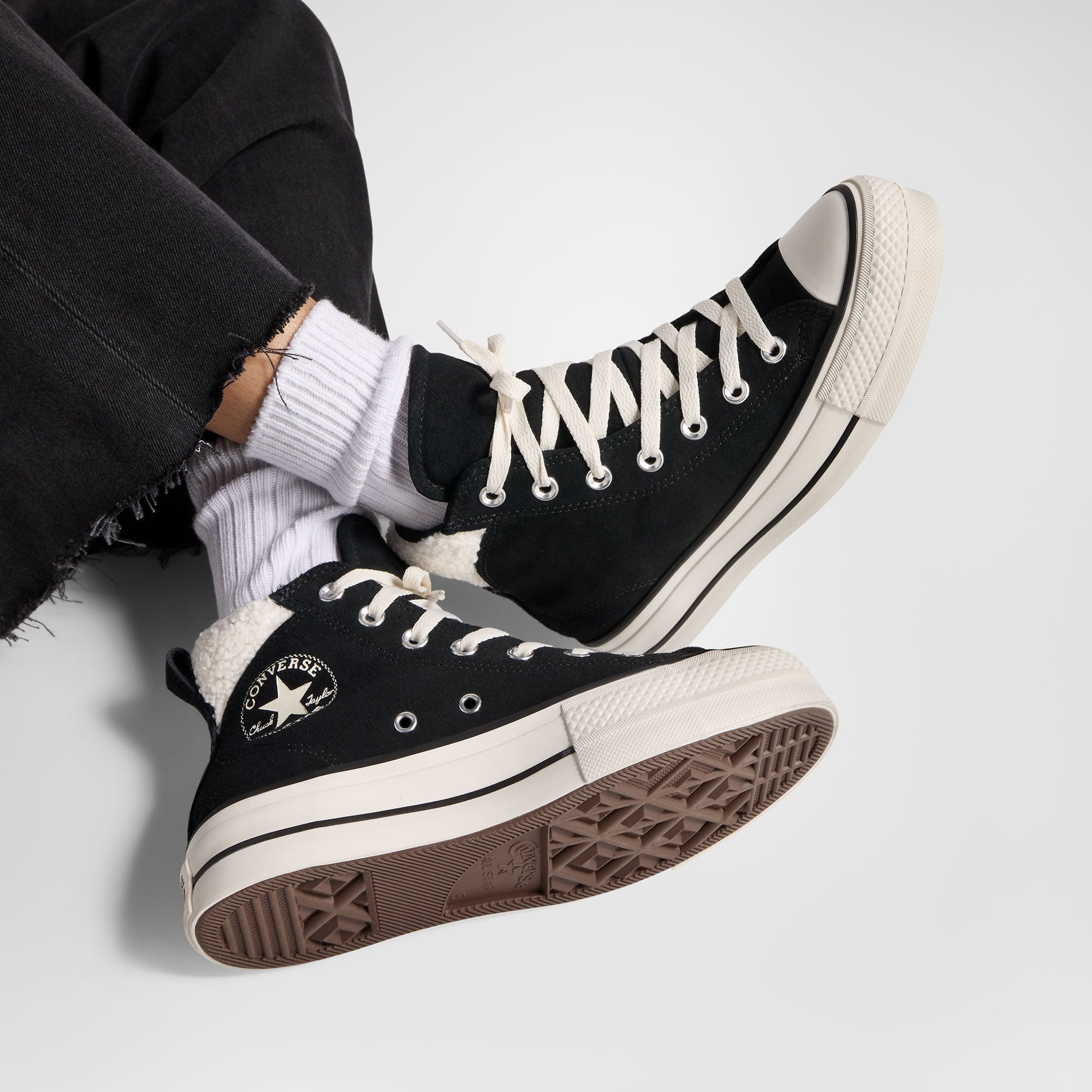 Converse Chuck Taylor All Star Puff Lift Kadın Siyah Süet Sneaker