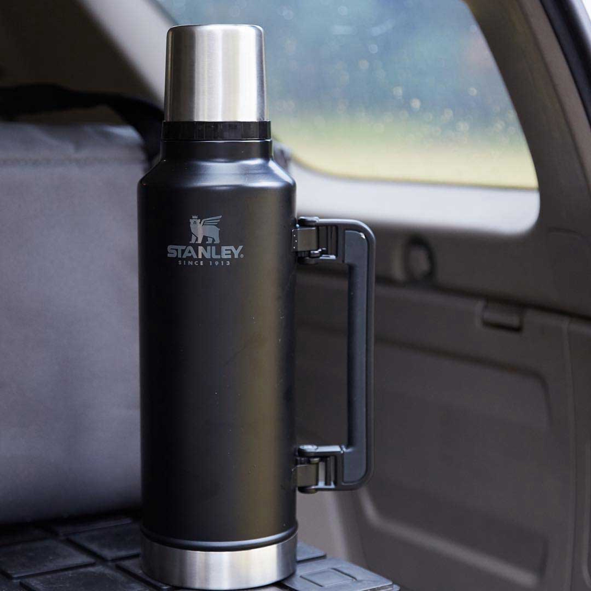 Stanley Klasik Vakumlu Paslanmaz Çelik 1.9L Unisex Siyah Termos