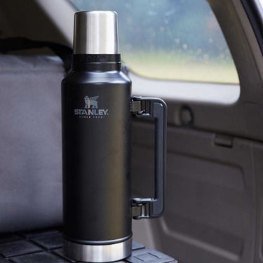  Stanley Klasik Vakumlu Paslanmaz Çelik 1.9L Unisex Siyah Termos