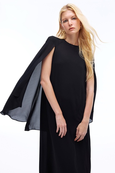  Alfas Rahat Kalıp Maxi Boy Yarasa Kol Yuvarlak Yaka Siyah Elbise