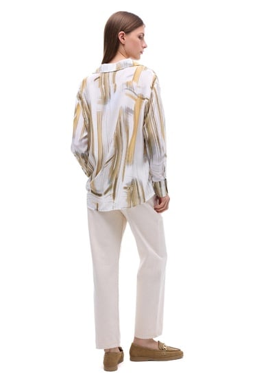  Serenity Regular Fit Soyut Desenli Standart Boy Takma Kol Gömlek Yaka Ekru Renk Kadın Gömlek