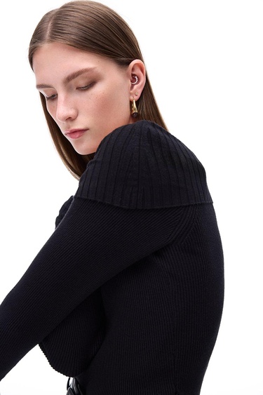  Triko Slim Fit Standart Boy Reglan Kol Kayık Yaka Siyah Bluz