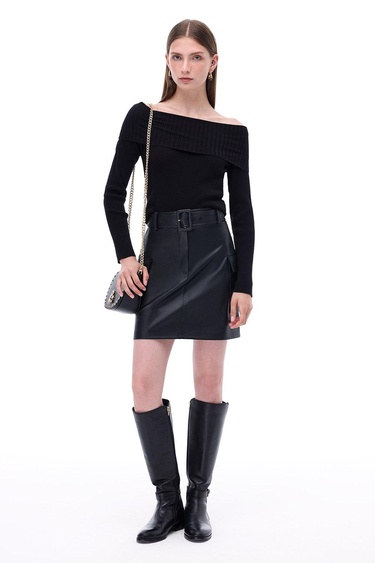  Triko Slim Fit Standart Boy Reglan Kol Kayık Yaka Siyah Bluz