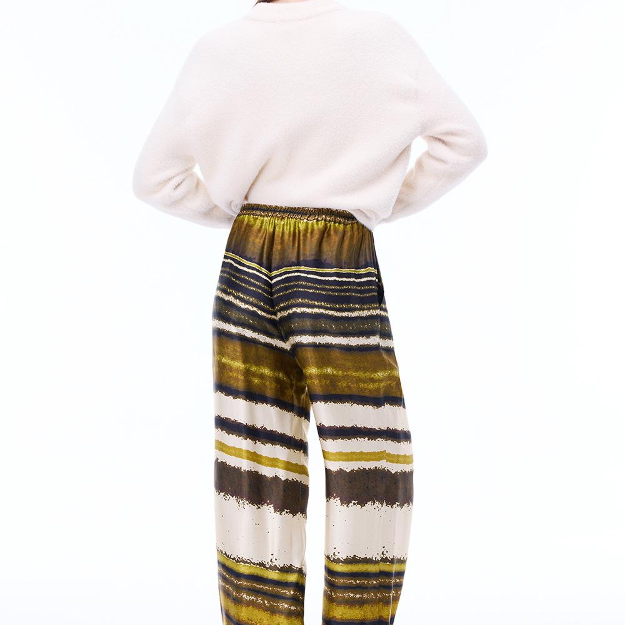 Triko Rahat Kalıp Standart Boy Düşük Kollu Bisiklet Yaka Ekru Kazak