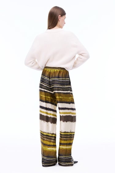  Triko Rahat Kalıp Standart Boy Düşük Kollu Bisiklet Yaka Ekru Kazak