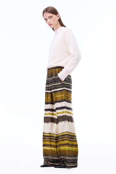  Triko Rahat Kalıp Standart Boy Düşük Kollu Bisiklet Yaka Ekru Kazak