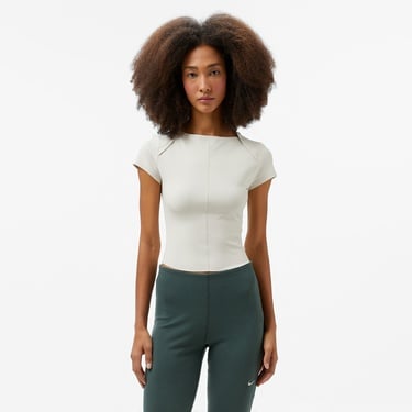  Nike Dri-Fit Zenvy Kadın Krem T-Shirt