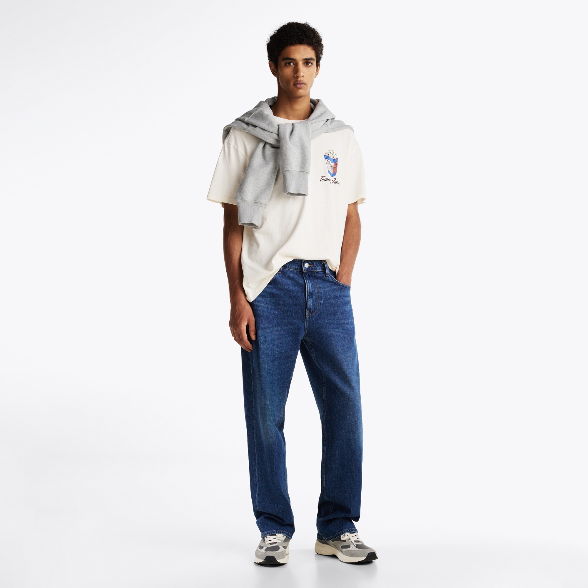 Tommy Jeans Badge Crew Erkek Beyaz T-Shirt