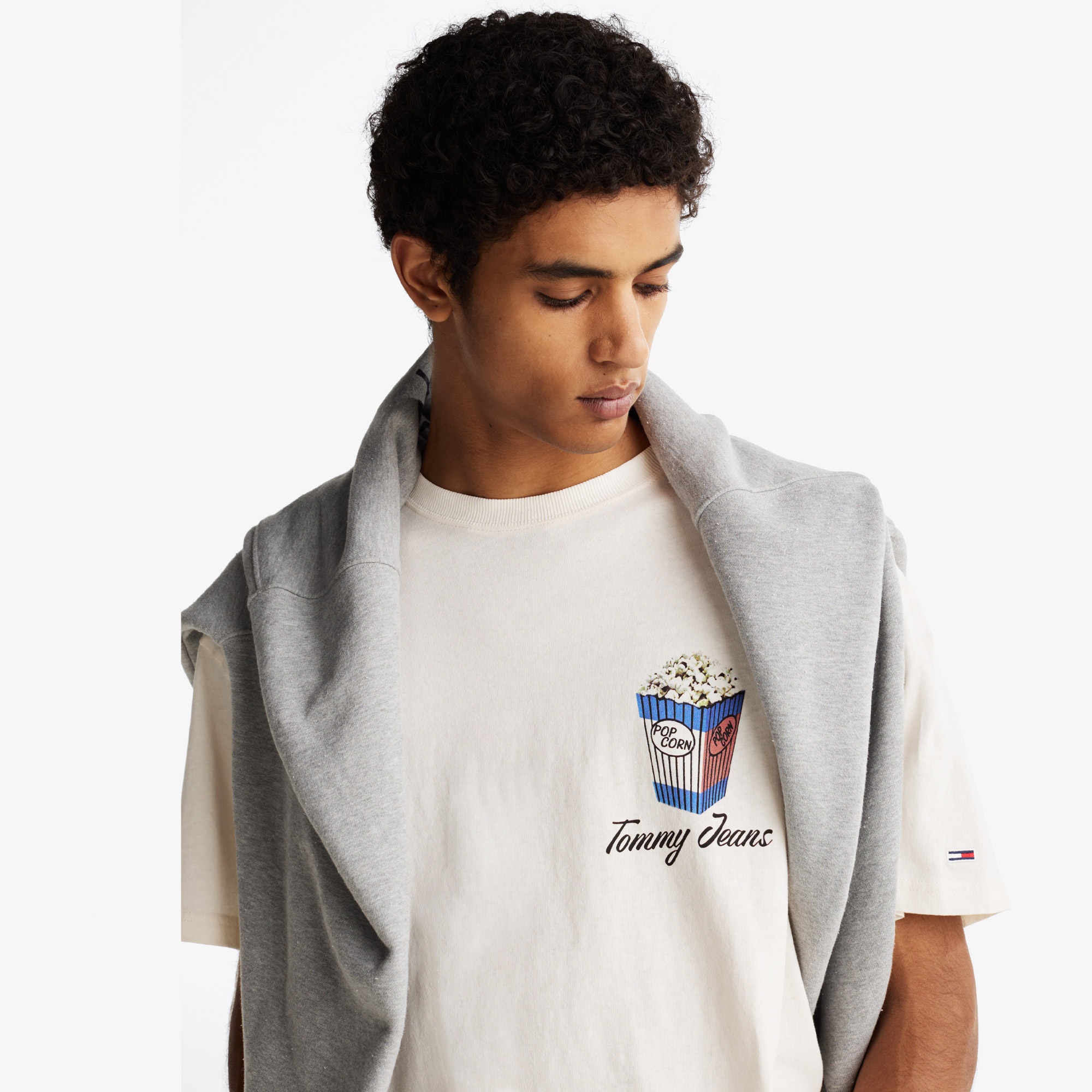 Tommy Jeans Badge Crew Erkek Beyaz T-Shirt