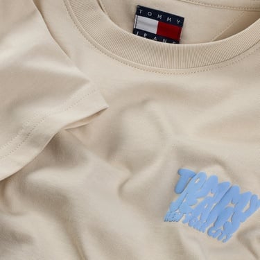  Tommy Jeans Regular Bubble Kadın Bej T-Shirt