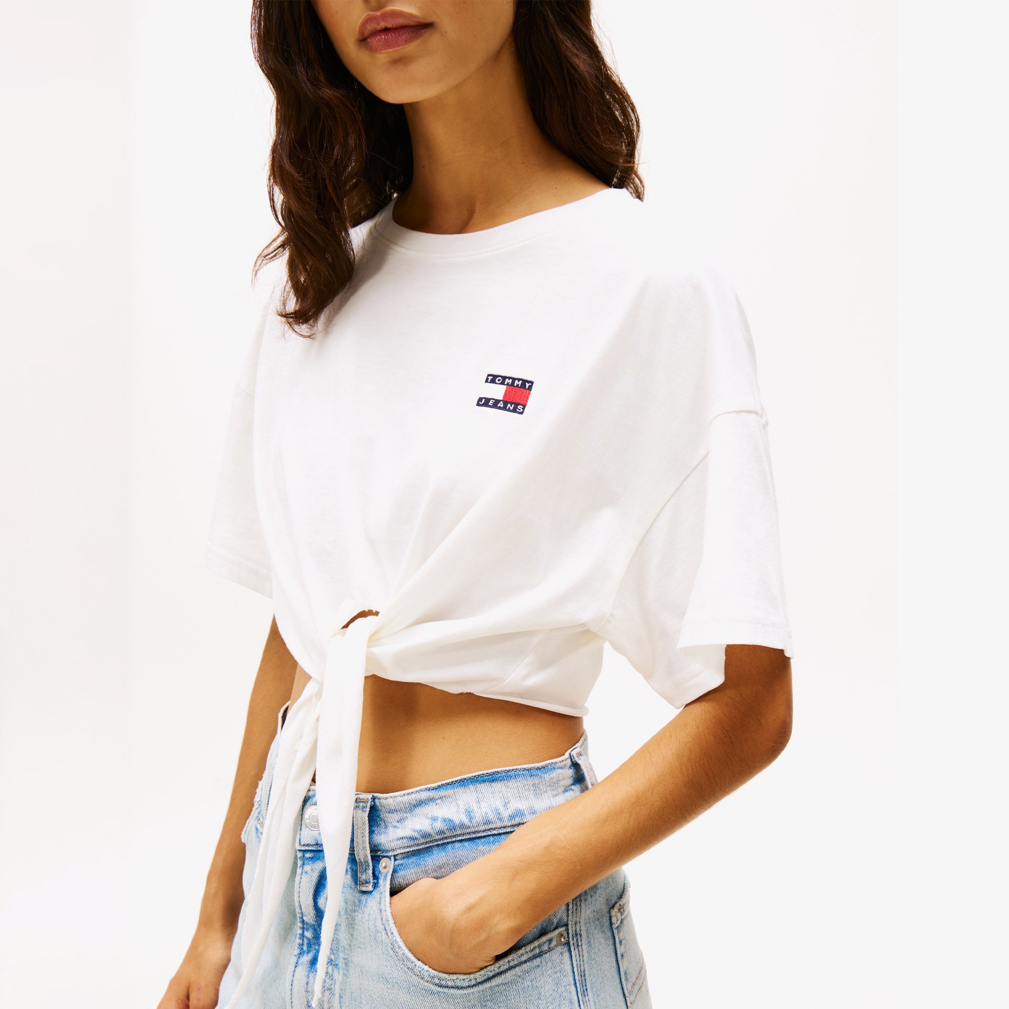 Tommy Jeans Reg Waist Tie Badge Ext Kadın Beyaz T-Shirt