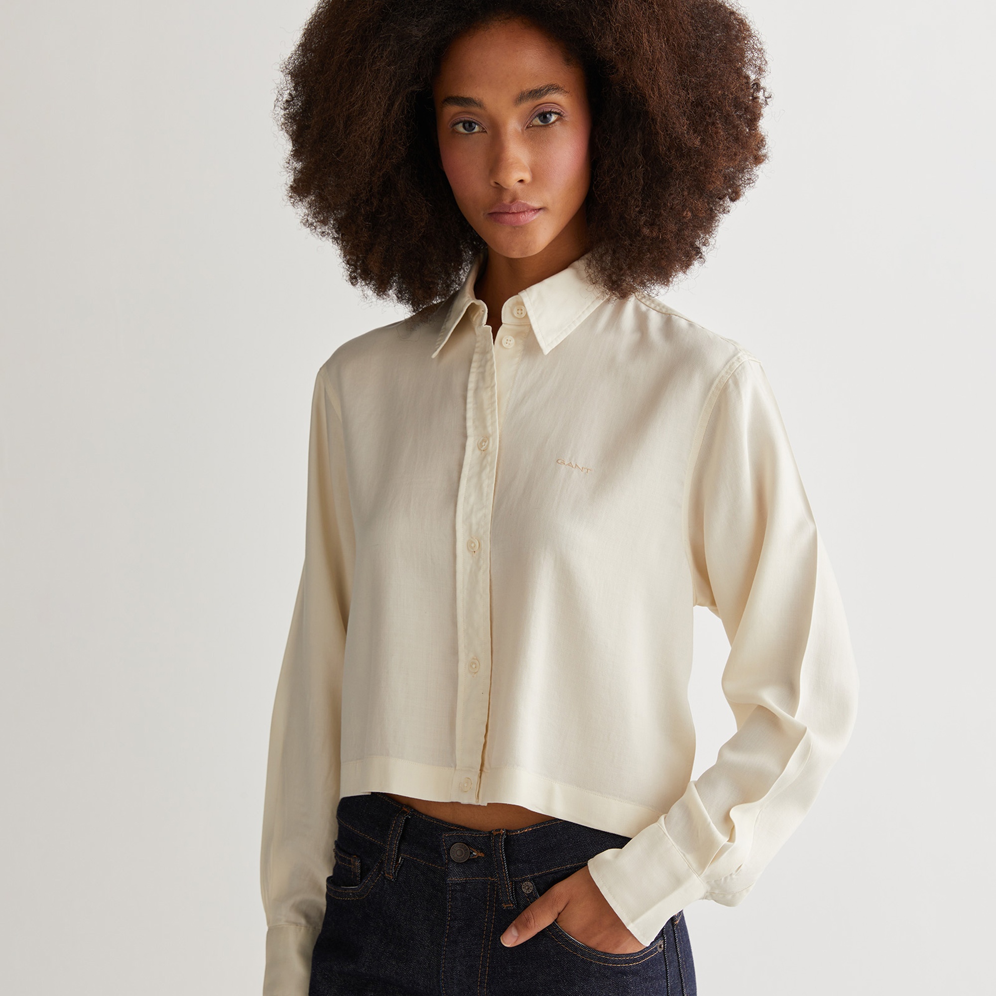 GANT Kadın Krem Crop Fit Gömlek
