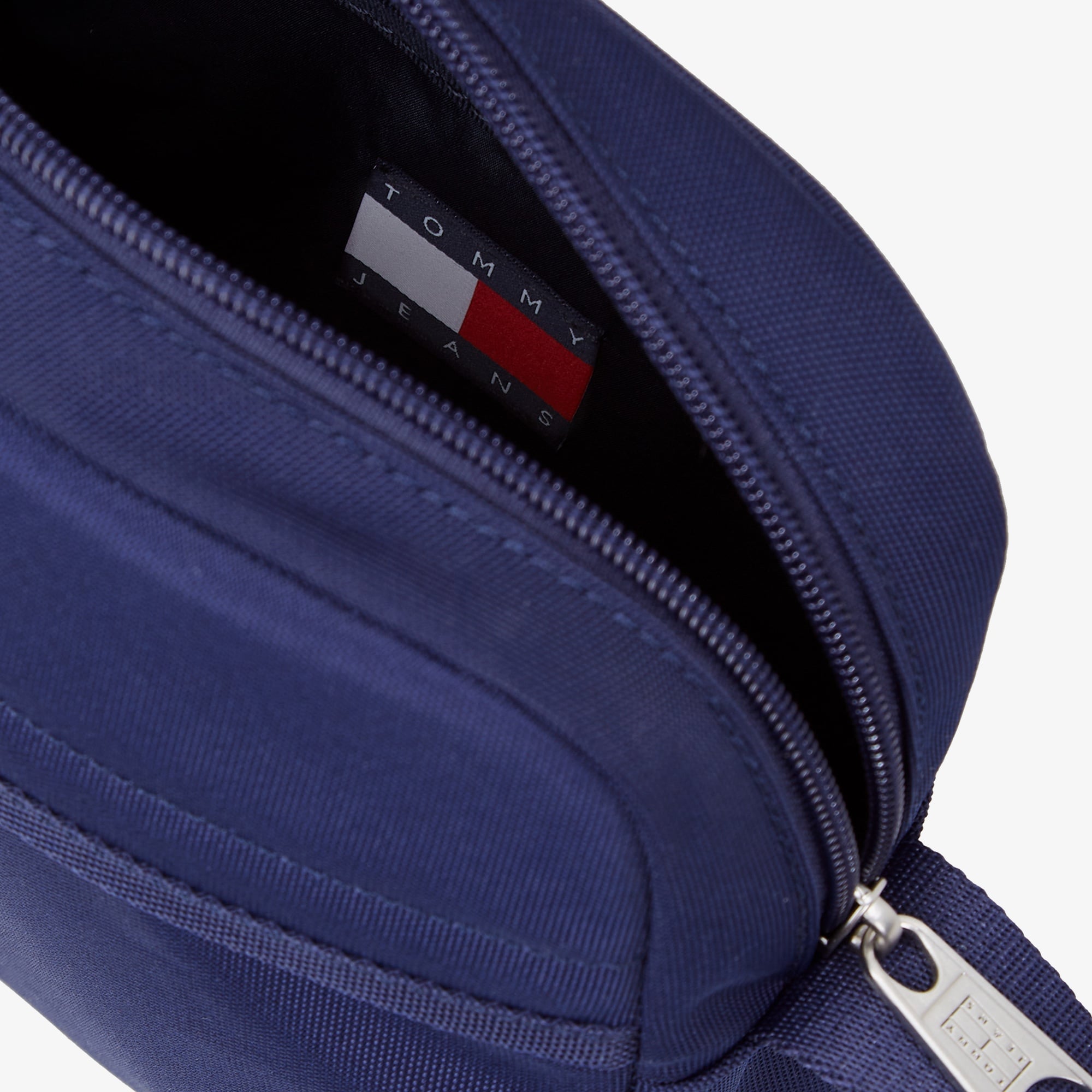 Tommy Hilfiger Ess Daily Erkek Lacivert Çapraz Çanta