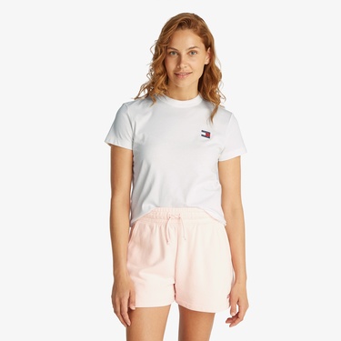  Tommy Jeans Reg Badge Kadın Beyaz T-Shirt