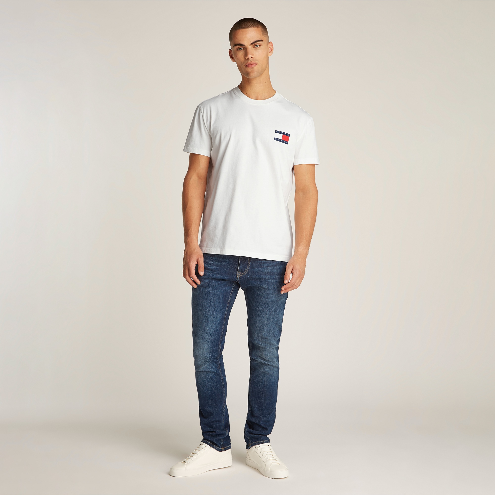 Tommy Jeans Reg Heritage Flag Ext Erkek Beyaz T-Shirt