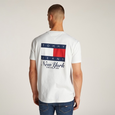  Tommy Jeans Reg Heritage Flag Ext Erkek Beyaz T-Shirt