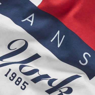  Tommy Jeans Reg Heritage Flag Ext Erkek Beyaz T-Shirt