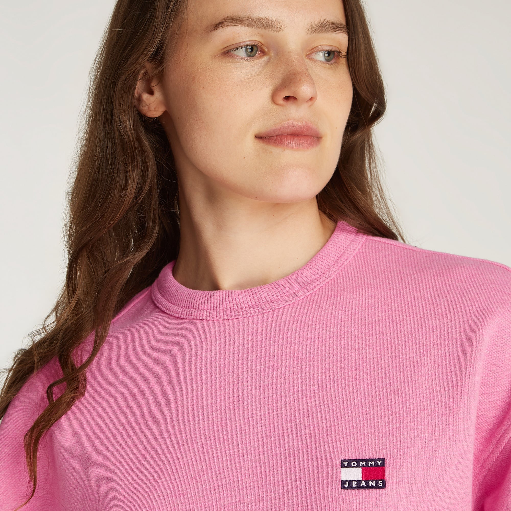 Tommy Jeans Bxy Badge Crew Kadın Pembe Sweatshirt