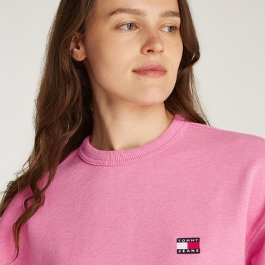  Tommy Jeans Bxy Badge Crew Kadın Pembe Sweatshirt