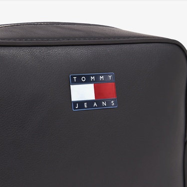  Tommy Hilfiger Ess Must Kadın Siyah El Çantası