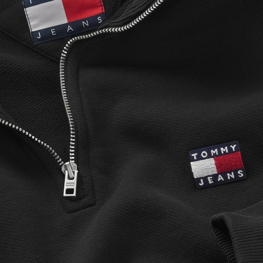  Tommy Jeans Badge 1/4 Zip Kadın Siyah Sweatshirt