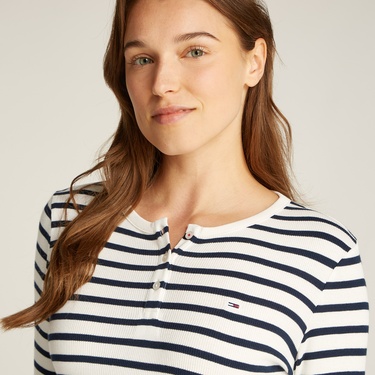  Tommy Jeans Button Rib C-Neck Kadın Mavi T-Shirt