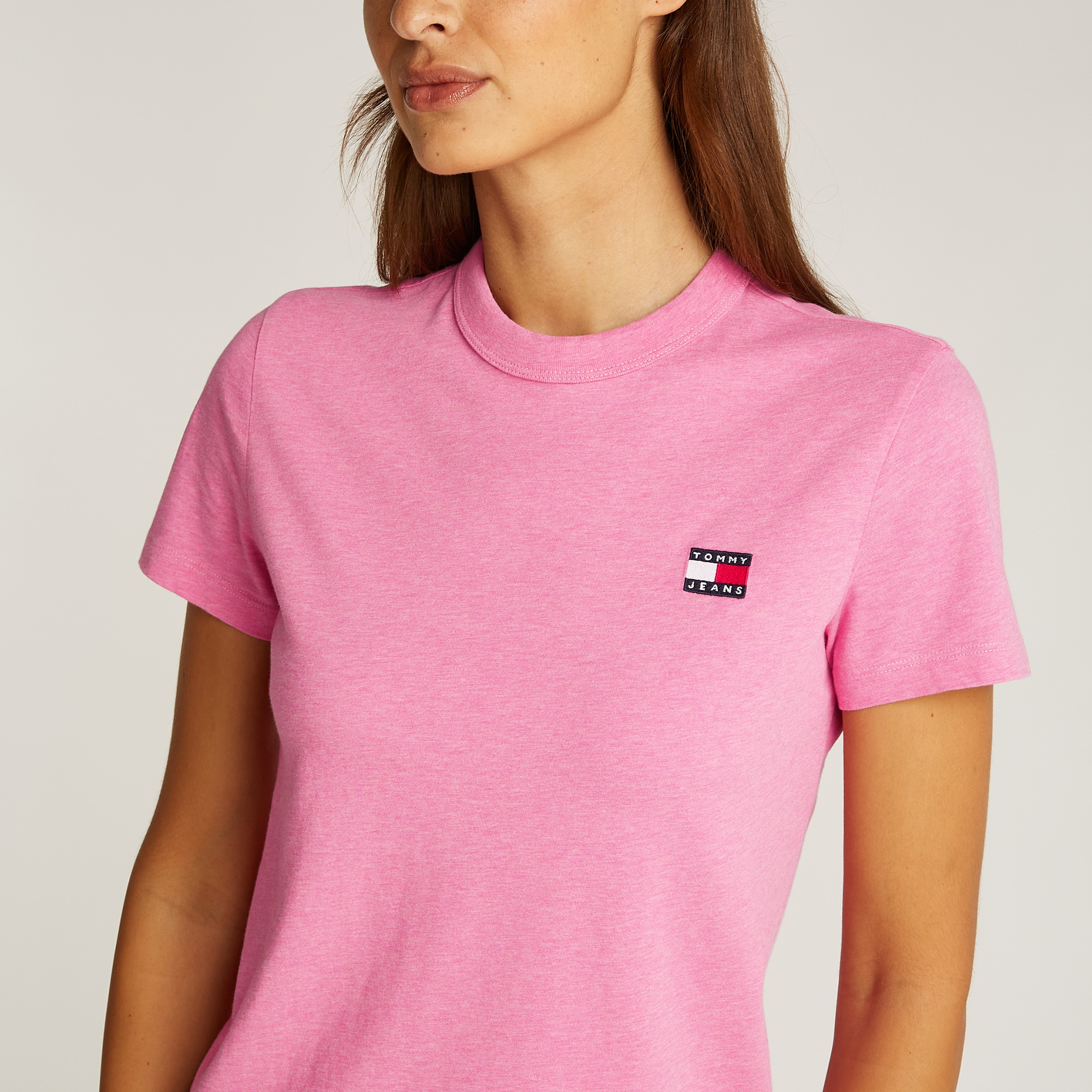 Tommy Jeans Reg Badge Kadın Pembe T-Shirt