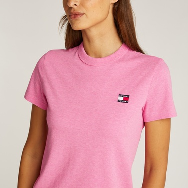  Tommy Jeans Reg Badge Kadın Pembe T-Shirt