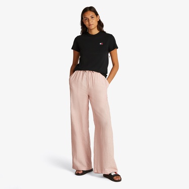  Tommy Jeans Reg Badge Kadın Siyah T-Shirt