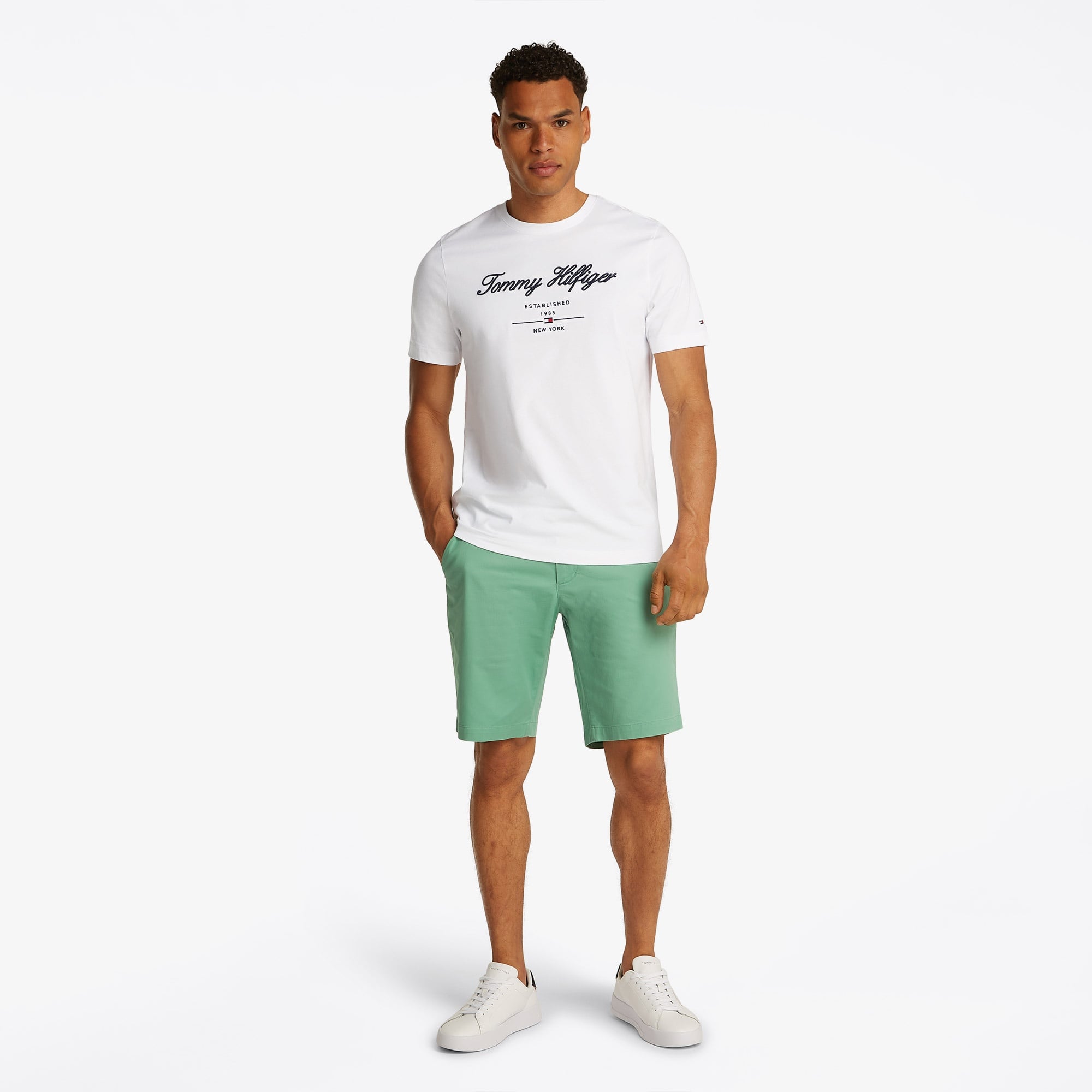 Tommy Hilfiger Script Logo Erkek Beyaz T-Shirt