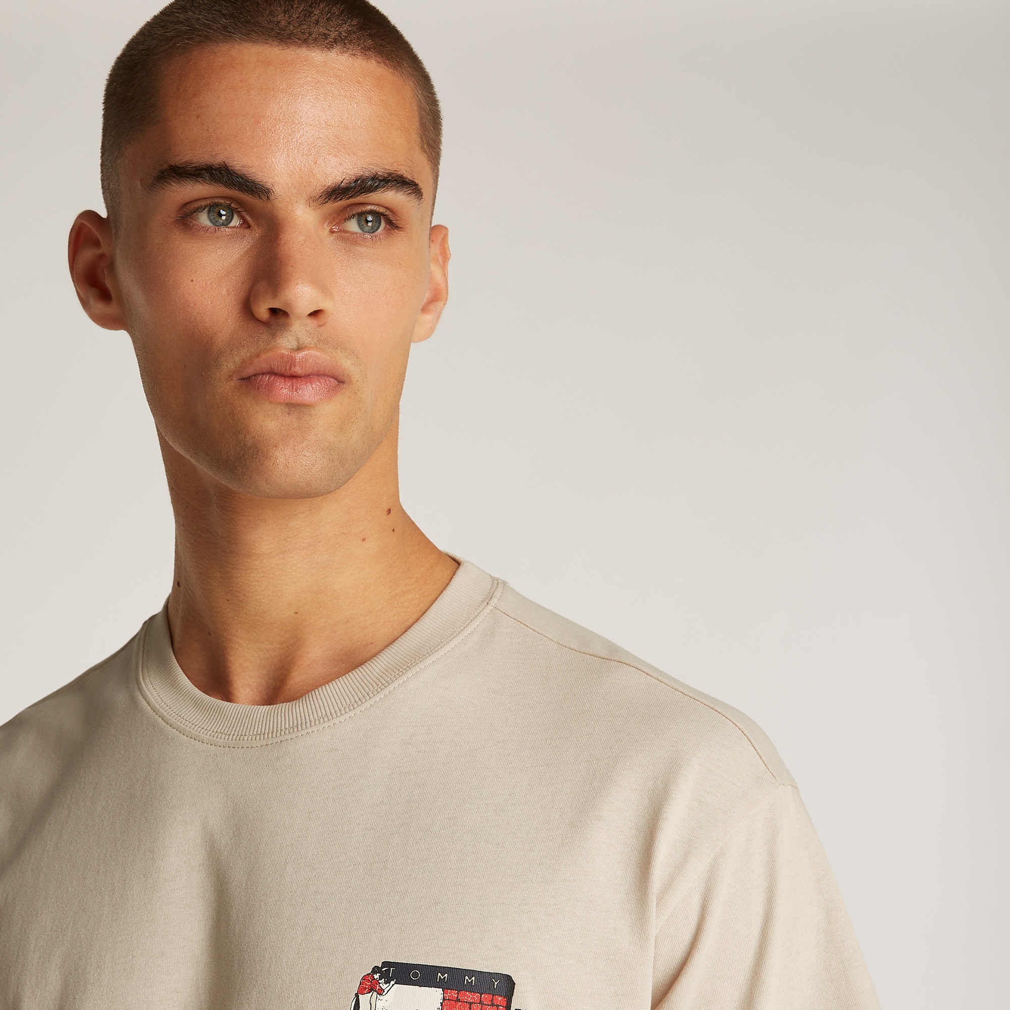 Tommy Jeans Relax Novelty Erkek Bej T-Shirt