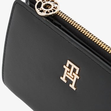  Tommy Hilfiger Distinct Slim Kadın Siyah Cüzdan