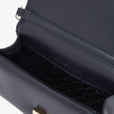  Tommy Hilfiger Eternity Chain Crossover Kadın Lacivert El Çantası