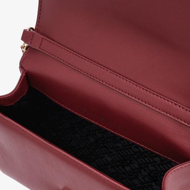  Tommy Hilfiger Eternity Chain Crossover Kadın Mor El Çantası